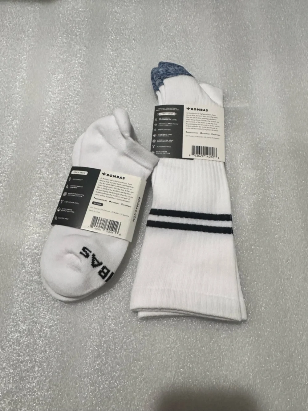 Bombas NWT Unisex 1 Pair Compression & 1 Pair White Ankle SZ: Medium